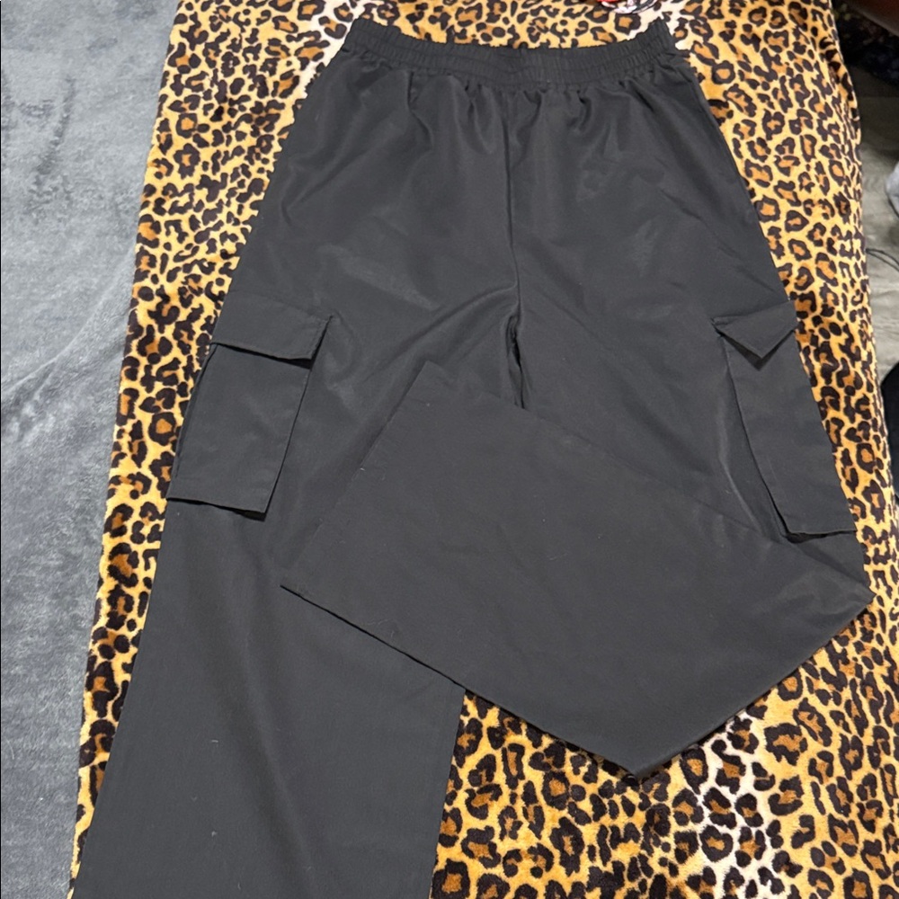 SHEIN Men's Dark Cargo Pants